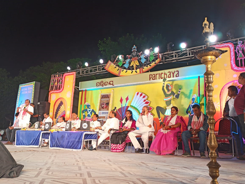 Our Maa Sarala SHG created a remarkable sale record in National Tribal Festival at Cuttack. Also received the first prize from the honourable minister of ST & SC dept. Mr. Jagannath Sirka and the Deputy Mayor of CMC, Miss Damayanti Majhi.
